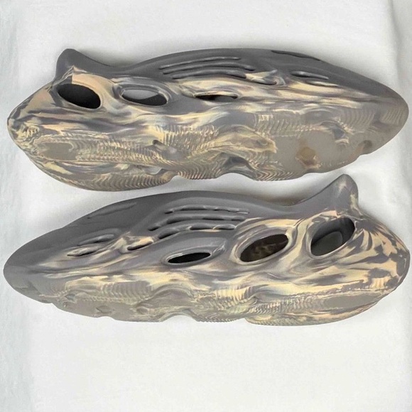 Adidas Yeezy Foam Runner ‘MXT Moon Grey’ – Style GV7904 – Men’s Size 12 – Used - Picture 6 of 15